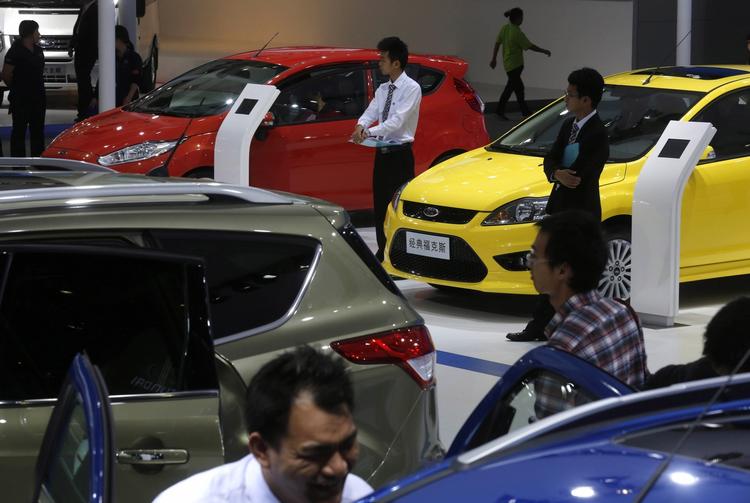 biler. Kina er blevet verdens største bilkøber, og den vigtigste brug af zink er til galvanisering af stål, så det bliver rustfrit. Derfor opkøber Kina i dag næsten halvdelen af al zink på verdensmarkedet. 