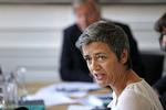 spåkone. Margrethe Vestager fotograferet i maj, hvor hun offentliggjorde regeringens økonomiske redegørelse. På tirsdag kommer økonomi- og indenrigsministeren med en ny prognose for dansk økonomi. 