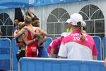 Jubel. Danske Emil Deleuran Hansen vandt i nat dansk tid guld sammen med hans hold ved 4* mixed stafet konkurrencen i triatlon. 