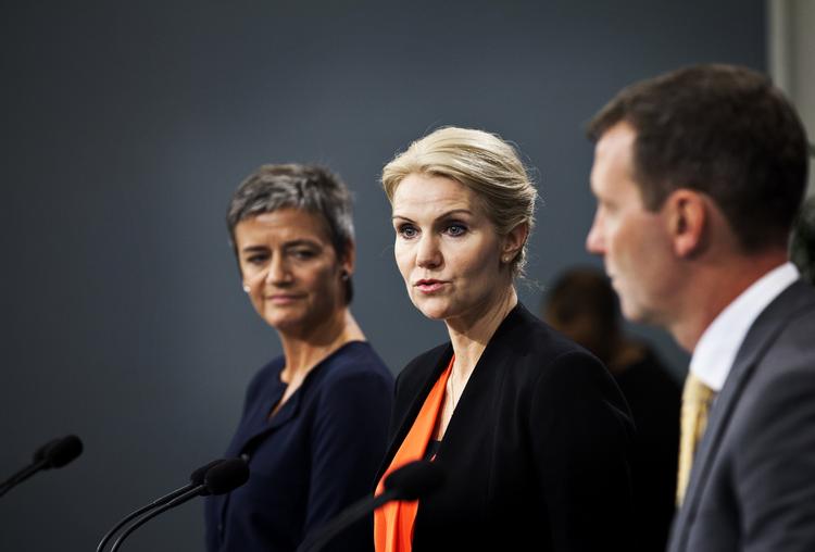 Pressemøde. Regeringen præsenterede i dag et sundhedsudspil, der over fire år afsætter fem milliarder kroner til blandt andet bedre og hurtigere behandling af kræft og kroniske sygdomme som diabetes, gigt og KOL. 