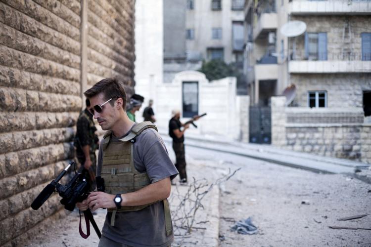 Syrien. Den amerikanske journalist James Foley, der blev henrettet af Islamisk Stat. Angiveligt var han del af den gruppe af gidsler, som USA forsøgte at befri. 