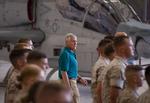 Sikkerhed. Den amerikanske forsvarsminister Chuck Hagel inspicerer marinesoldater ved sin ankomst til Camp Pendleton 12. august. Hagel kalder terrorgruppen IS for 'værre ed noget andet'. 