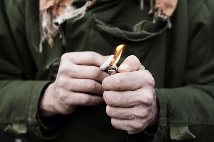 ULOVLIGT. Uanset hvor lidt hash du har i blodet, er der ingen 'kære mor', hvis du bliver snuppet af færdselspolitiet. 