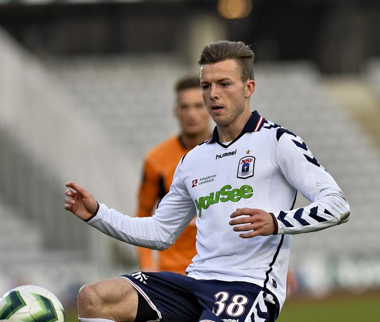 England? Casper Sloth har kontrakt med AGF til sommeren 2015. Det er derfor ved at være  sidste mulighed for klubben, hvis de skal have penge for ham. 