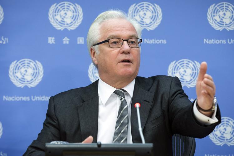 Ruslands FN-ambassadør, Vitalij Tjurkin, forsvarede beslutningen om at beordre de mange lastbiler ind i det østlige Ukraine med, at hjælpen er nødvendig og Moskva er trætte af at »spille spil« med myndighederne i nabolandet. 