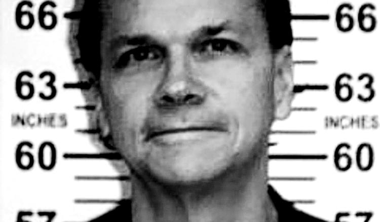 Afslag. Mark Chapman forbliver bag tremmer, da man vurderer, at han vil bryde loven igen, hvis han bliver lukket ud. 