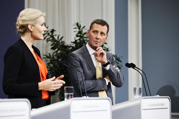 Plan. Regeringen præsenterede i dag sit sundhedsudspil, der blandt andet skal mindske uligheden i sundhed, som betyder, at personer med lange uddannelser lever i snit 10 år længere end folk med korte uddannelser eller slet ingen. 