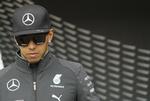 Rystet. Lewis Hamilton er chokeret over teamkammeraten Nico Rosbergskørsel efter de to kamphaner kørte sammen. 