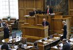 Spørgetime. Finansloven var på dagsordenen til statsministerens spørgetime i Folketingssalen, men regeringen vil endnu ikke røbe, om finanslovsforslaget indeholder stramninger. 