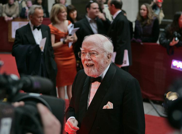 Død. Jeg tror på, at vi har brug for helte... vi har behov for særlige mennesker, som vi kan måle vores egne mangler op mod«, mente Richard Attenborough, der udover film om sådanne helte også brugte en stor del af sin tid på godgørende formål. 