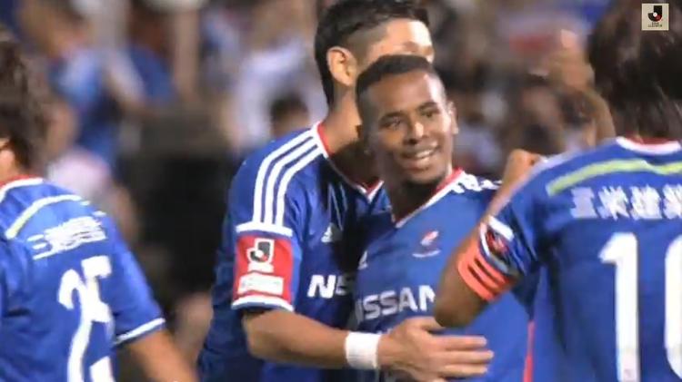 racisme. Den brasilianske angriber Renato (midt) scorede og blev udsat for racisme lørdag i kampen mellem Yokohama Marinos og Kawasaki Frontale. 