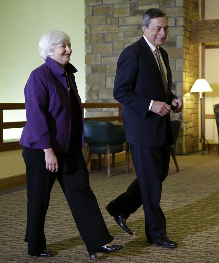 TOPMØDE. Direktøren for Den Amerikanske Centralbank, Janet Yellen, slog følge med europæiske Mario Draghi til møde i Jackson Hole. Ingen af dem havde dog klare løsninger med. 