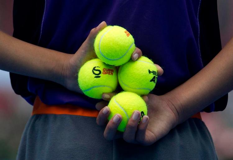 SKJULT. I forbindelsemed to mindre tennisturneringeri Aarhus og København fik en rækkedanske spillere tilbudt penge for at arrangere udfald af kampe. Umiddelbart takkede de alle nej, og sagen blev indrapporteret til DIF – præcis som idrætsorganisationenønsker det. 