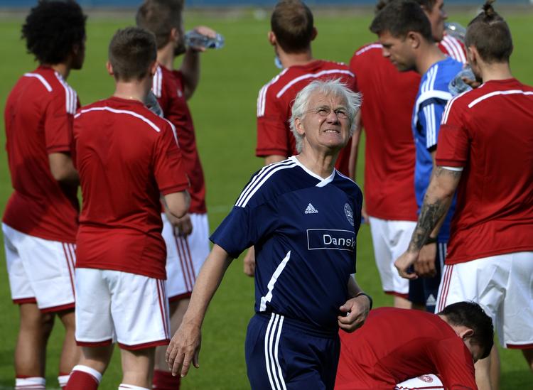 Udsigter. En god start på EM-kvalifikationen frem mod Frankrig i 2016 er essentiel. Danmark møder i efteråret Armenien, Albanien, Portugal og Serbien. 