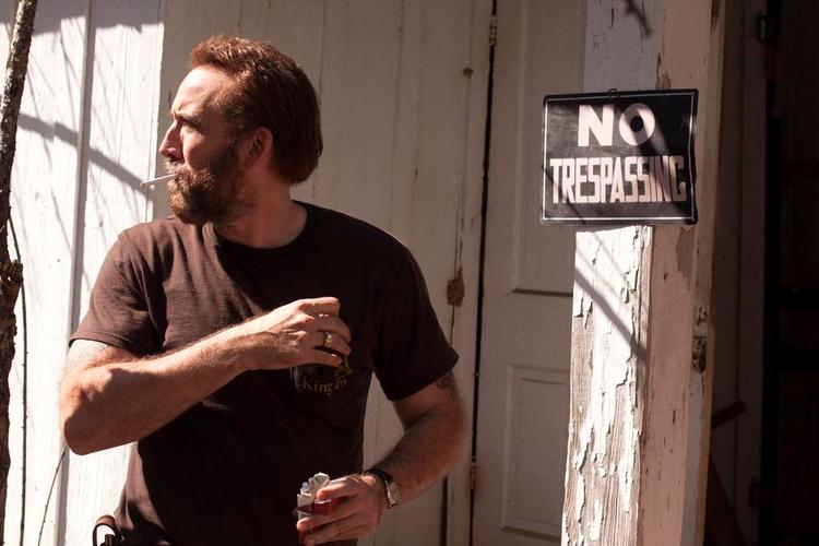 Tyngden i det rørende samspil mellem Cage og Sheridan holder filmens metaforik i ave. 