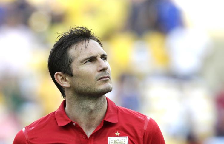 stopper. Frank Lampard var anfører, da han under VM spillede sin sidste landskamp for England. 