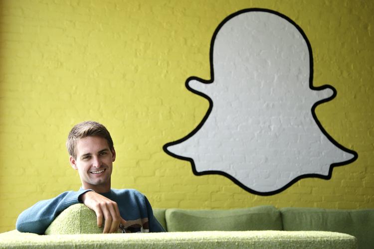 SUCCES. Evan Spiegel er blot 24 år. Det siges, at han lancerede app'en fra sin fars stue. Han er uddannet inden for design og fandt på app'en sammen med en studiekammerat. 