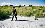 Ventetid. 47-årige Helle Bech fra Grenaa er kræftsyg og venter på svar fra Ankestyrelsen, om hun har krav på sygedagpenge. Foto: Janus Engel 