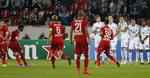 2-0. Et frispark bliver rettet af til 2-0-føringen til Bayer Leevrkusen. 