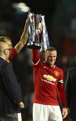 armbindet. Wayne Rooney er det lidt kontroversielle valg som ny landsholdsanfører i England. Englænderne foretrækker en mere udtalt lederskikkelse som anfører. 