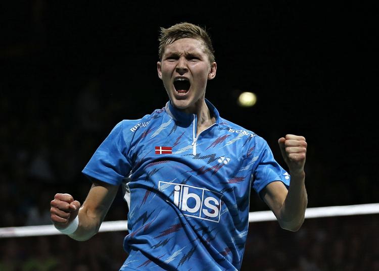 sejrsbrøl. Viktor Axelsen var godt tilfreds efter sejren mod Tien Minh Nguyen ved VM i Ballerup. 