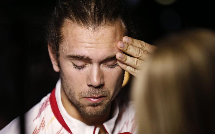 Færdig. En skuffet Jan Ø Jørgensen efter han opgav 1/8 finalen ved VM i badminton i Ballerup. 