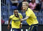 udlængsel. Brøndby forhandler i øjeblikket med udenlandske klubber om salg af angriberen Simon Makienok. Det er sådanne spillersalg, som klubben ikke vil være afhængig af i fremtiden. 