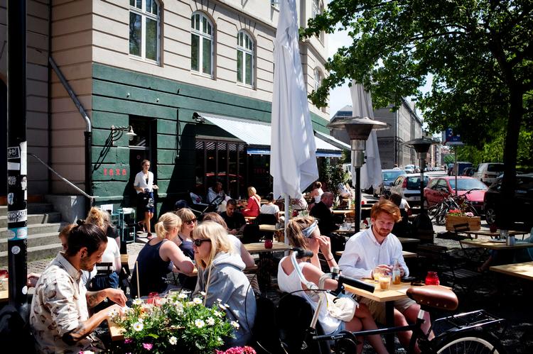 Nåja. Måske skinner solen ikke helt så meget lige nu - men hyggeligt er det stadig. 