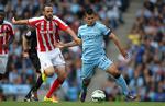 Nedtur. Sergio Agüero (th) og resten af City-holdet tabte overraskende til Stoke. 