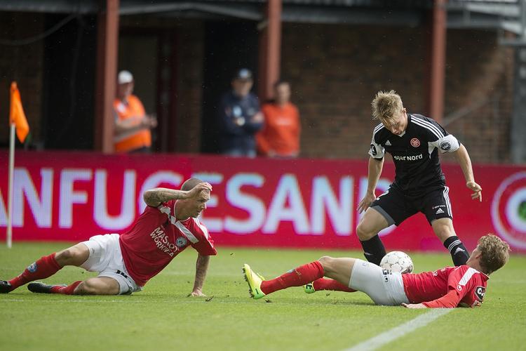 2-2. For fjerde udekamp i træk spillede sortklædte AaB uafgjort. 