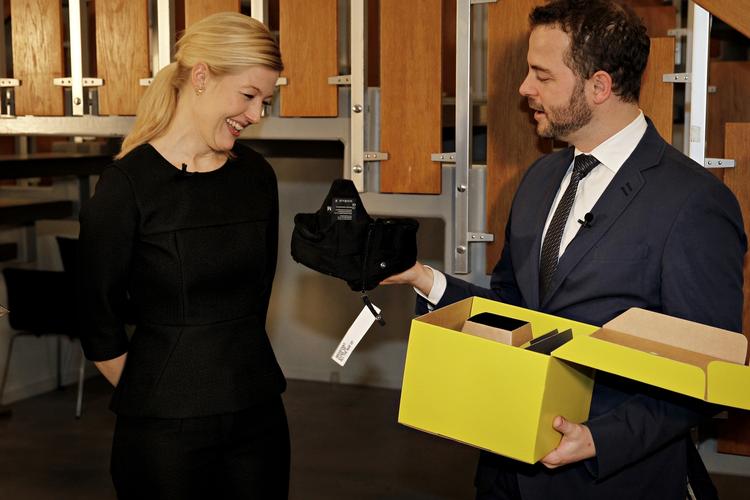 PARLØB. Radikale Morten Østergaard og Sofie Carsten Nielsen kommer til at arbejde tæt sammen. Her ses de under overdragelse i Uddannelsesministeriet. Sofie Carsten Nielsen afløste Morten Østergaard som uddannelsesminister. 