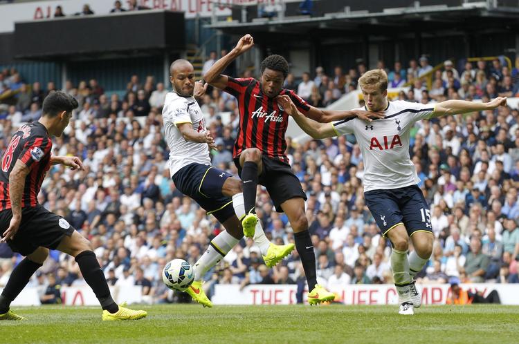 SKIFTER. I sidste weekend spillede Loic Remy mod Tottenham for Queens Park Rangers, men nu skifter franskmanden til en tredje Londonklub. 