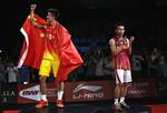 IGEN. For femte gang stod Lee Chong Wei på det andet trin efter en stor finale, da Long Chen blev verdensmester. 