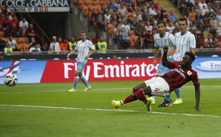 2-0. Målet af Sulley Muntari blev fejret med jubelscener på sidelinjen. 