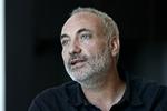 Ros. Dansk Kim Bodnia får ros for sin præstation i Jon Stewarts spillefilmdebut, hvor han spiller rollen som iransk torturleder - en rolle, som oprindeligt var tiltænkt afdøde James Gandolfini (fra 'The Sopranos'). 