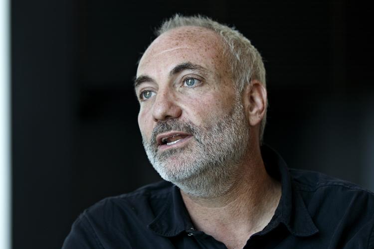 Ros. Dansk Kim Bodnia får ros for sin præstation i Jon Stewarts spillefilmdebut, hvor han spiller rollen som iransk torturleder - en rolle, som oprindeligt var tiltænkt afdøde James Gandolfini (fra 'The Sopranos'). 