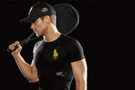 SMARTTØJ. Man kan ikke se det, men denne t-shirt i nylon fra Ralph Lauren kan måle puls, åndedræt og stressniveau og bliver lige nu testet ved US Open. (Foto: PR/Ralph Lauren) 