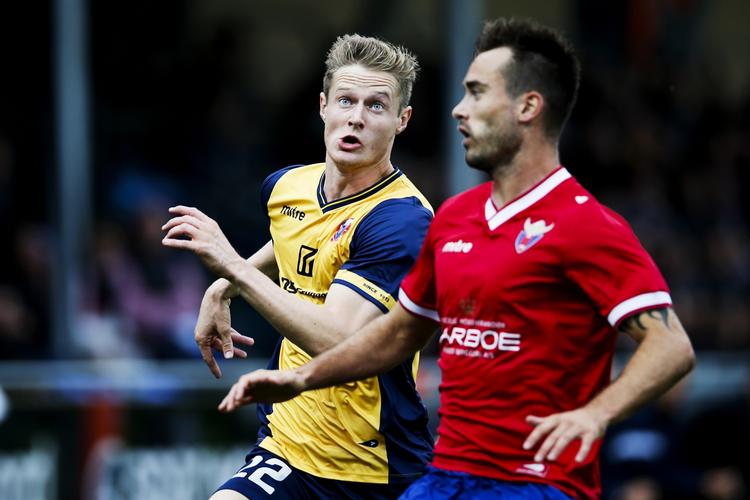 topscorer. Mads Hvilsom (tv) er med sin femte scoring for Hobro topscorer i Superligaen. 