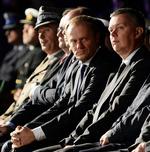 mindeceremoni. Donald Tusk (i midten), kommende formand for Det Europæiske Råd, talte i dag om nødvendigheden ved at tage ved lære af erfaringerne fra Anden Verdenskrig i forhold til situationen i Ukraine. 