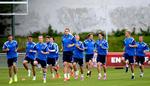FREMAD. Nicklas Bendtner førte an, da landsholdet trænede i går før onsdagens kamp mod Tyrkiet og EM-kampen på søndag mod Armenien. 