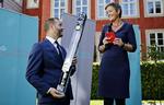 Stjernekrigere. Margrethe Vestager havde et lyssværd med til Morten Østergaard. Det samme havde Østergaard til Vestager. 