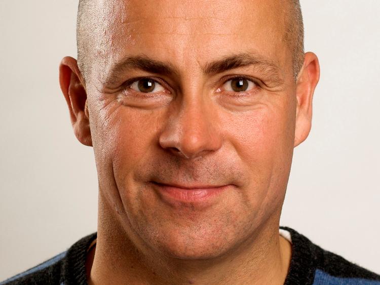 Bistand. Formand Claus Oxfeldt mener, at politiet skal have lov til at lade samme advokat repræsentere flere betjente i samme klagesag. 