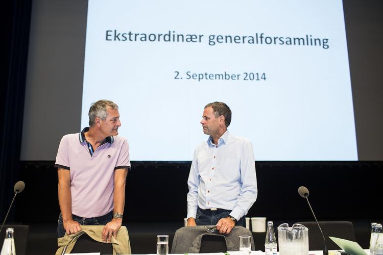 MØDE. Ekstraordiært generalforsamling i foreningen GrøndalsvængetAfholdt i Falkonersalen.Her Kim Erdmann (tv) og formanden Niels Tørring (th) 