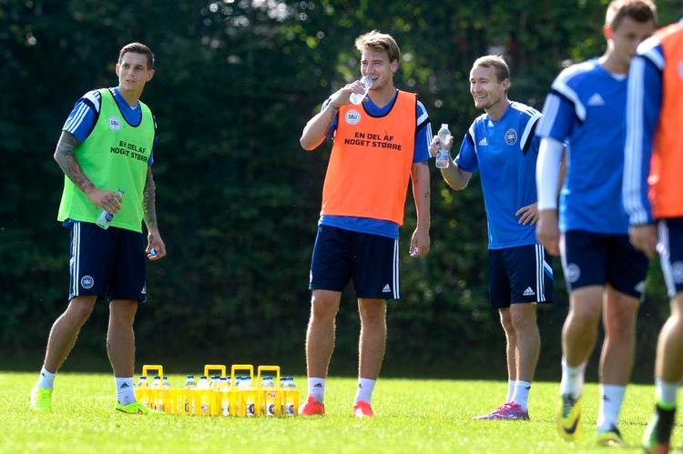 Træning. Daniel Agger (tv.) og Nicklas Bendtner skal forsøge at komme i EM-form, mens Thomas Kahlenberg (th.) har spillet regelmæssigt i lang tid. 