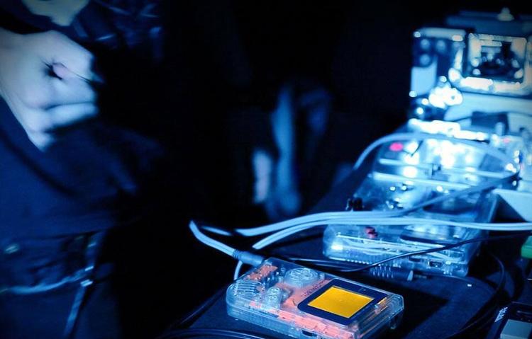 Gameboy. I Cinemateket vises dokumentaren om hvordan 8-bits musikere arbejder. 