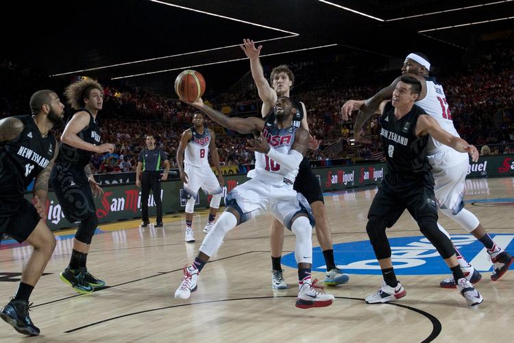 haka. Da først kampen mellem USA og New Zealand ved VM i basketball var kommet i gang, var der ingen tvivl om vinderen. 