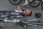 Skadet. Mark Cavenidsh måtte udgå af årets Tour de France efter et voldsomt styrt på første etape. 