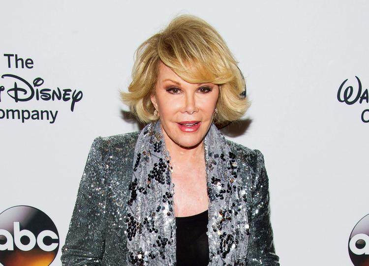 Optræden. I foråret deltog Joan Rivers i en fejring af journalisten Barbara Walters. 