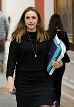 Frustreret Justitsminister Karen Hækkerup (S) er frustreret over situationen med angivelige krigsforbrydere på tålt ophold. 