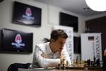 storpolitik. Magnus Carlsen overvejer et træk i matchen mod Levon Aronian i  Sinquefield Cup tirsdag i denne uge. 